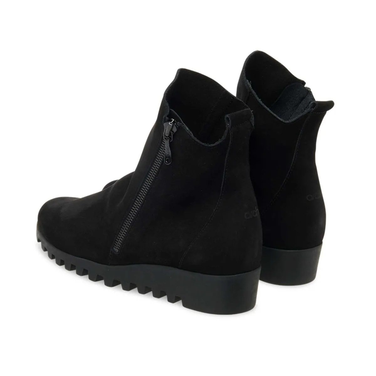 Arche Women's Lomage Black Nubuck Sleek Design