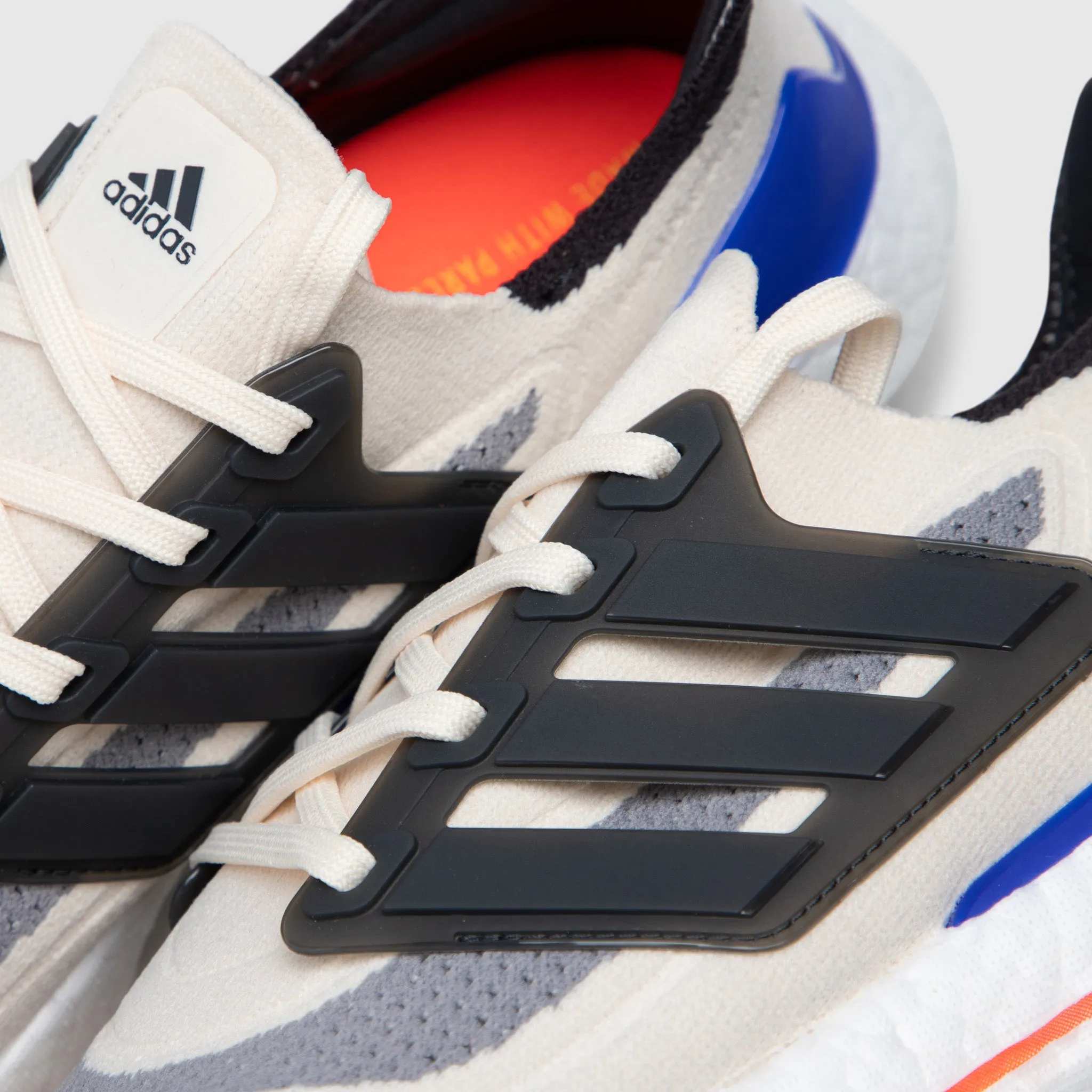 Teen Edge Ventilated adidas Ultraboost 21 White / Carbon - Solar Red