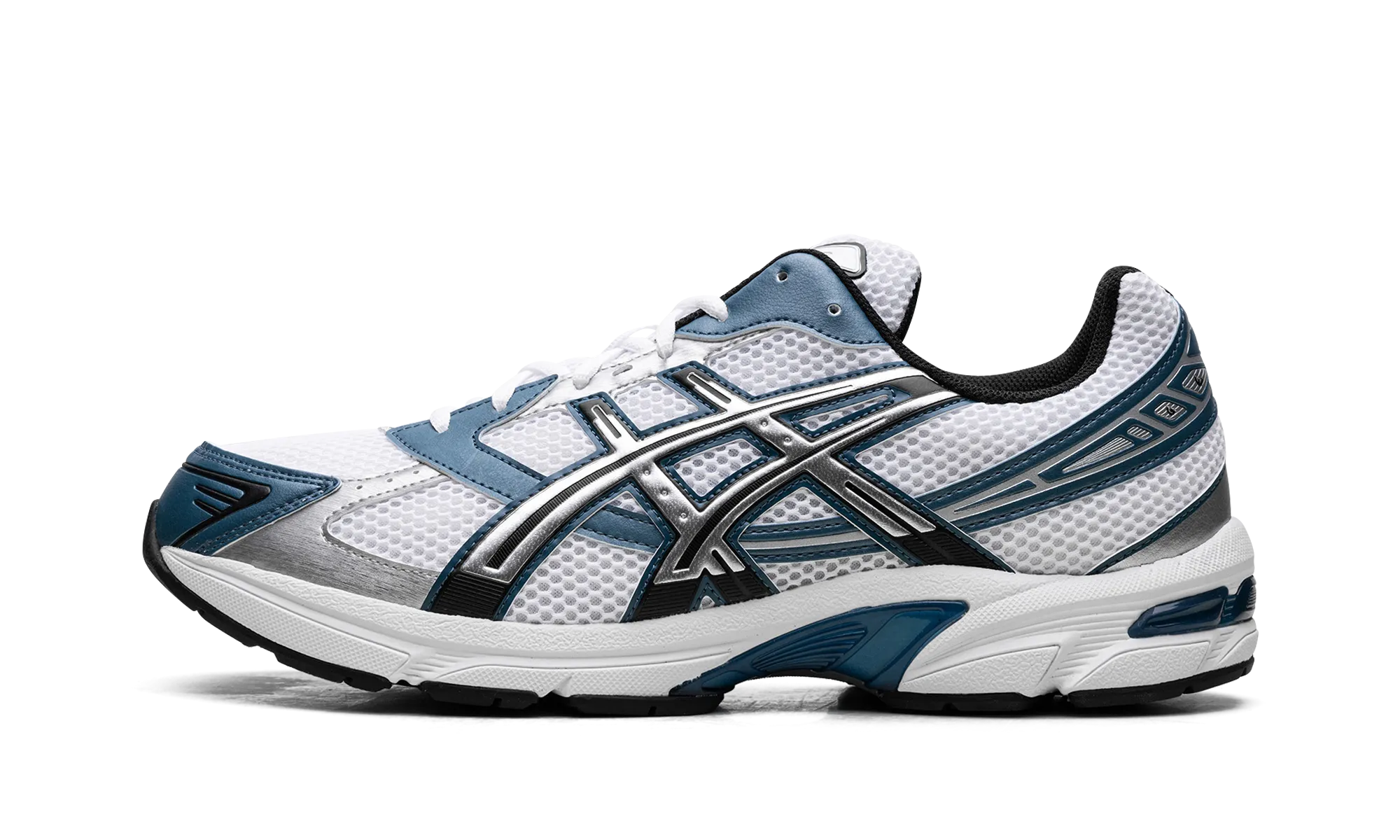 Gel-1130 "White Restful Teal" running in a levee area shoes barefoot - running - style