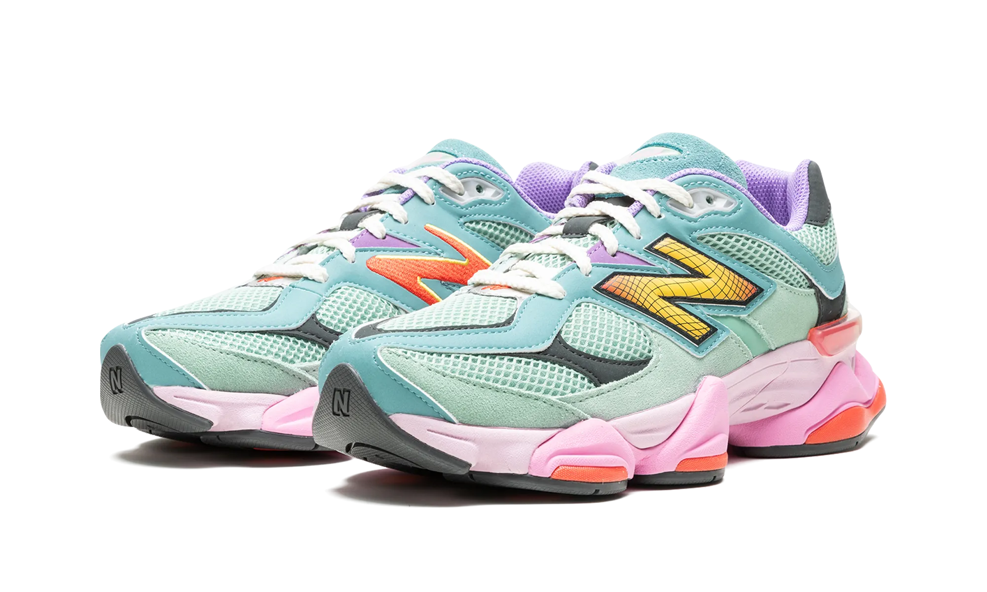 running on a treadmill at the gym shoes 9060 "Sage Leaf/ Neo Flame"