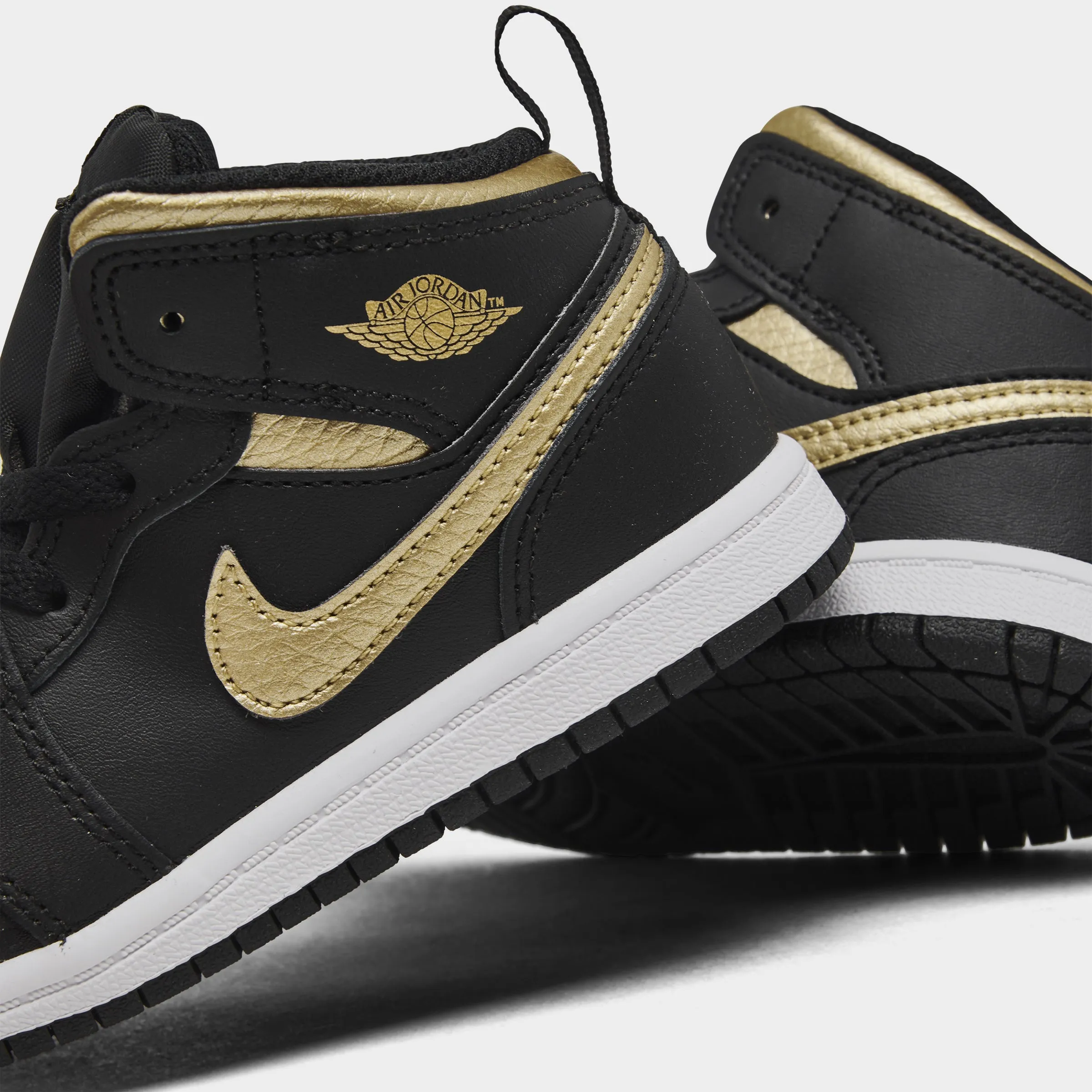 Jordan 1 Mid TD Black / Metallic Gold - White Gentle Grip
