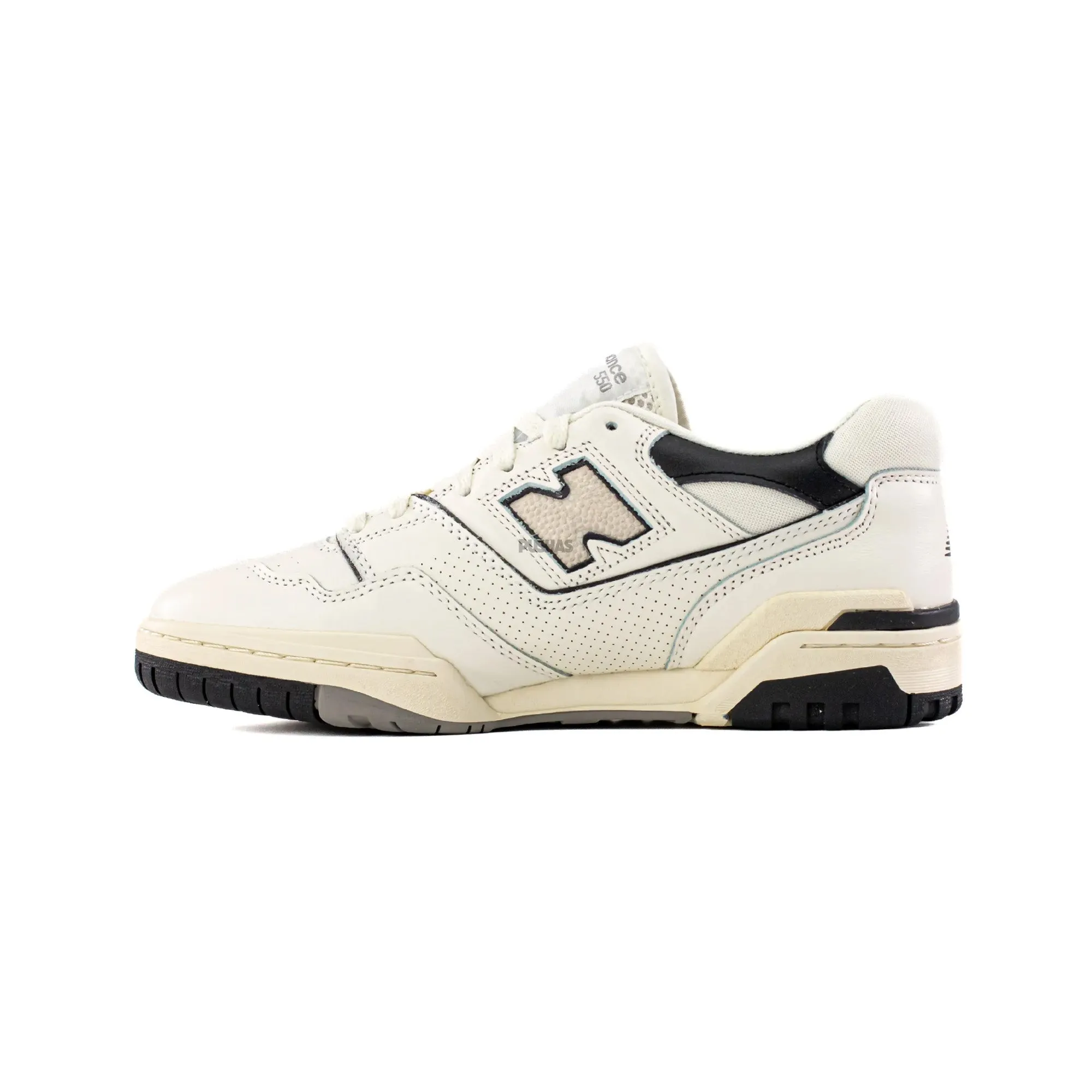 Flat 550 'Cream Black' (2022)