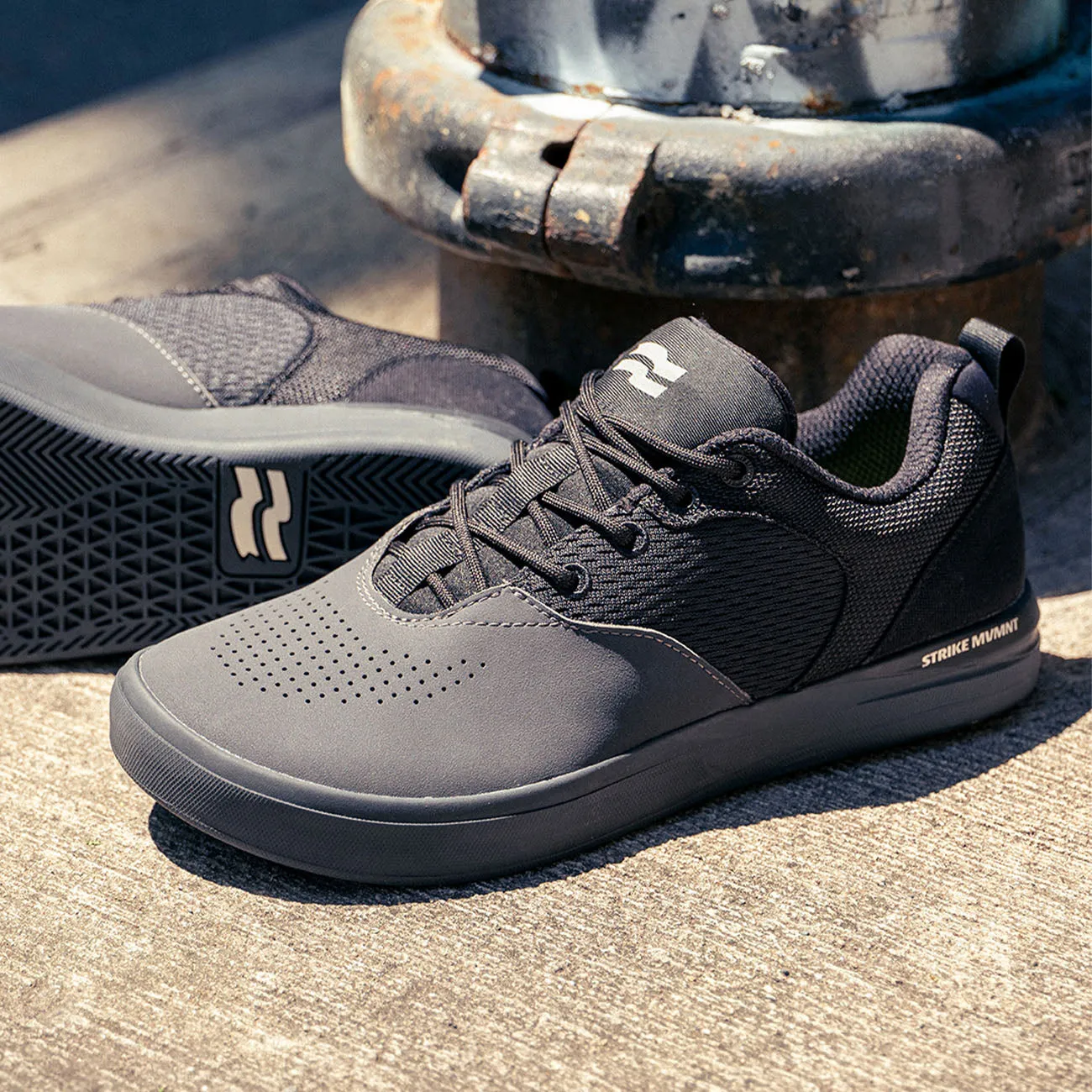 STRIKE MVMNT Transit StreetTrainer? Flex groove Hygienic Footbed Coating