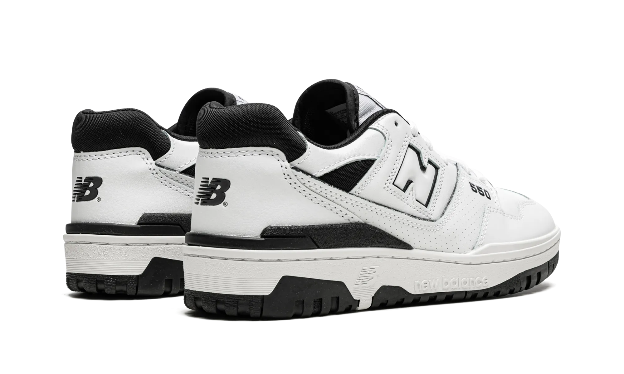 550 "White / Black" running in banked tracks shoes