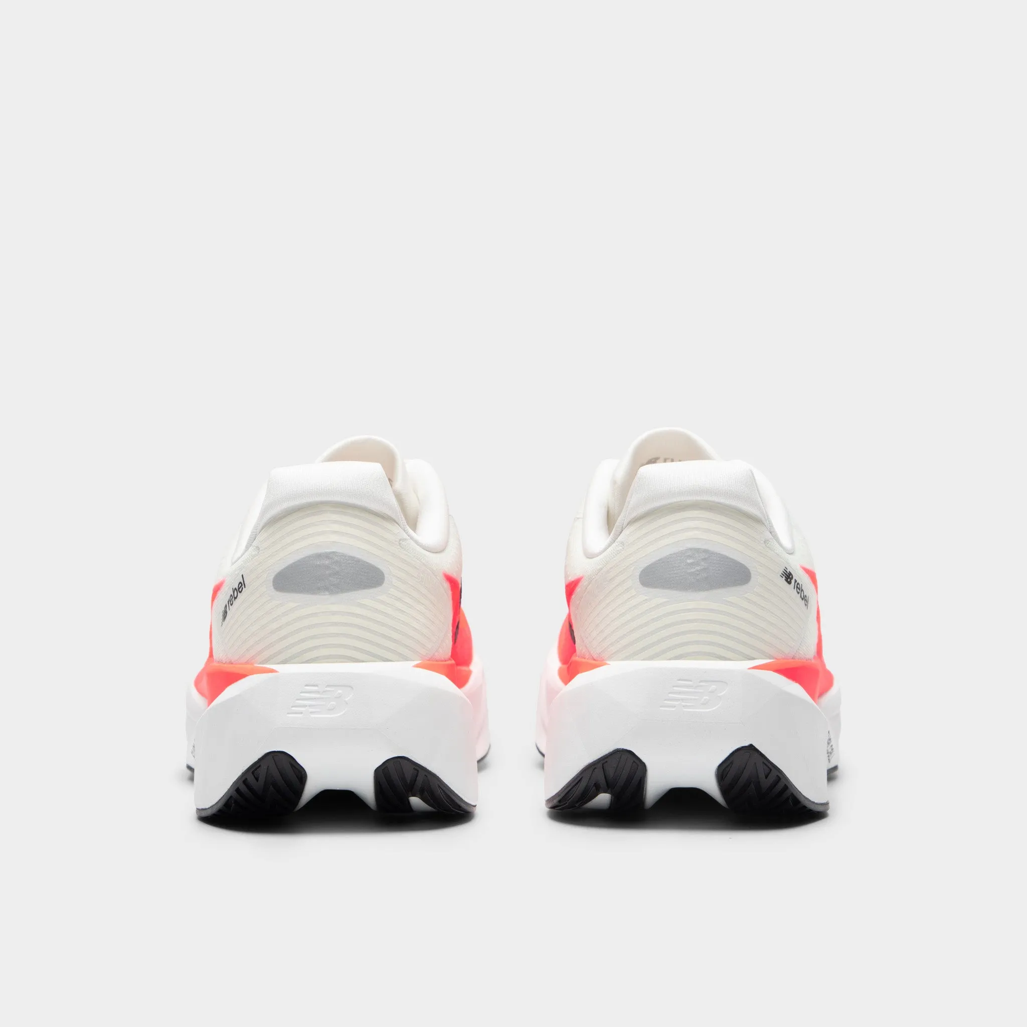 Field Walk New Balance FuelCell Rebel v5 White / Pink