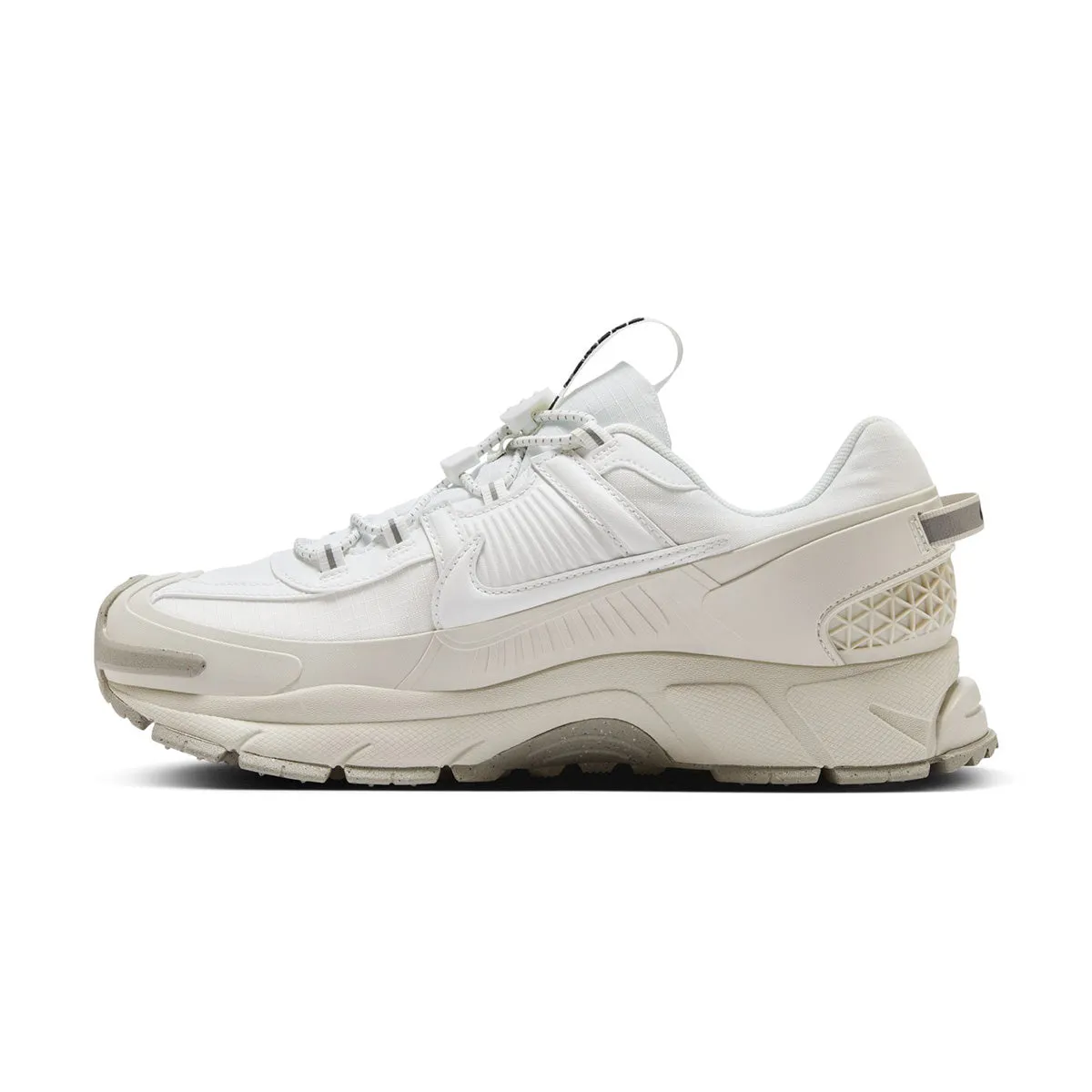 Black Edge Zoom Vomero Roam 'Summit White'