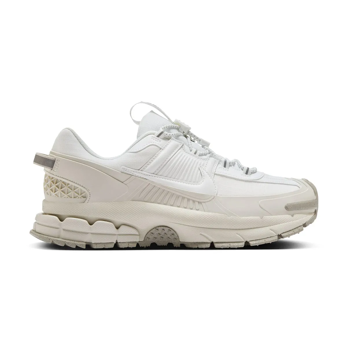 World Walk Bright tone Zoom Vomero Roam 'Summit White'