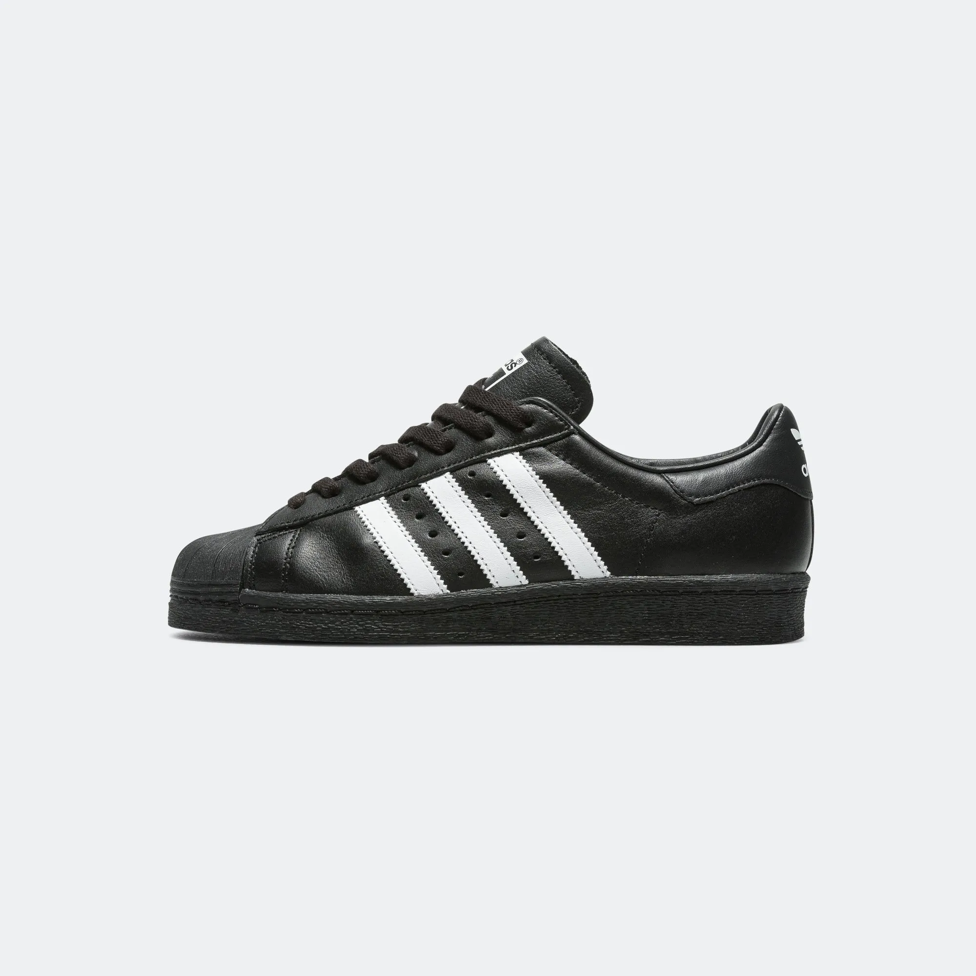 Superstar 82 - Core Black/Footwear White Trend-setting ease