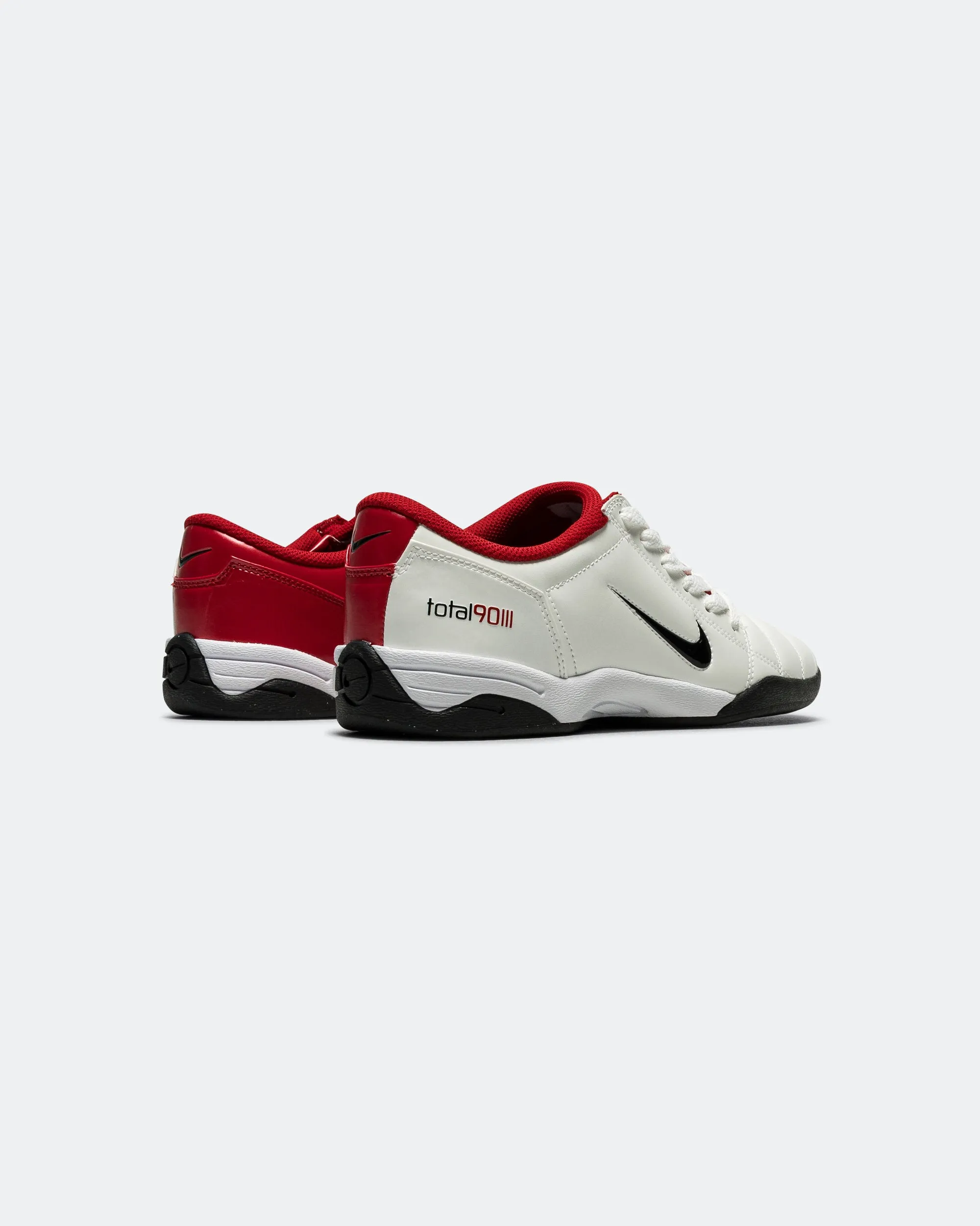 T90 - White/Black-Gym Red Every Season