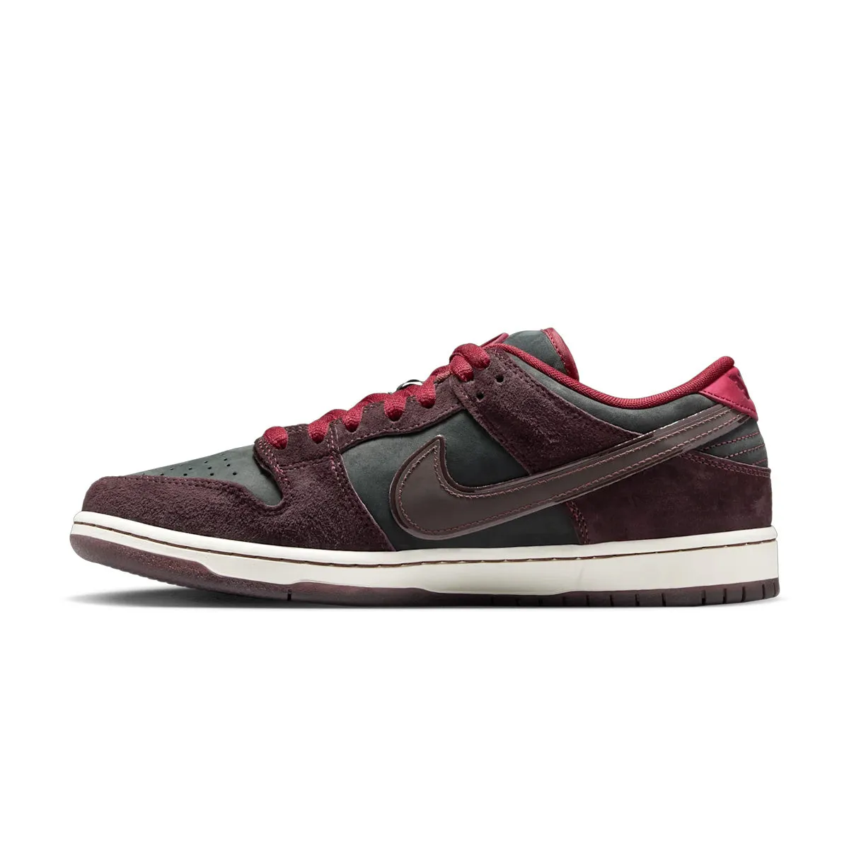   Riot Skate Shop SB Dunk Low 'Mahogany' Sport Edge Play Mode