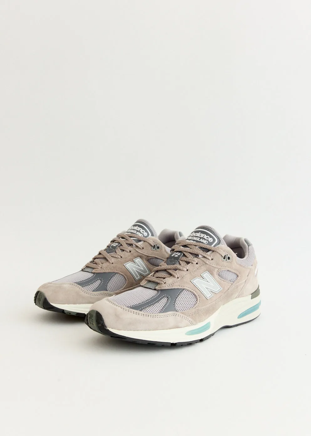 Seamless performer MADE in UK 991v2 'Dove' Sneakers