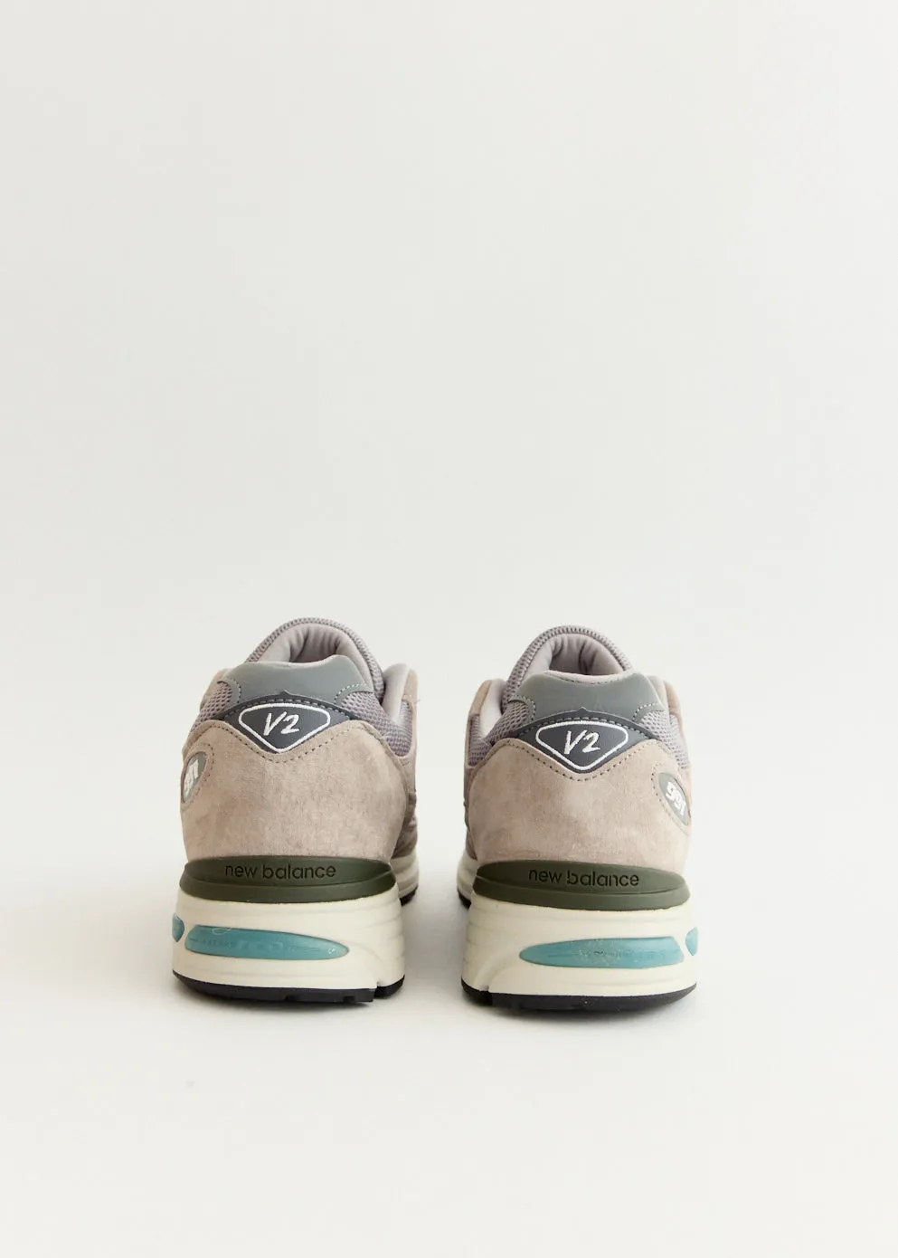 Refined chic MADE in UK 991v2 'Dove' Sneakers