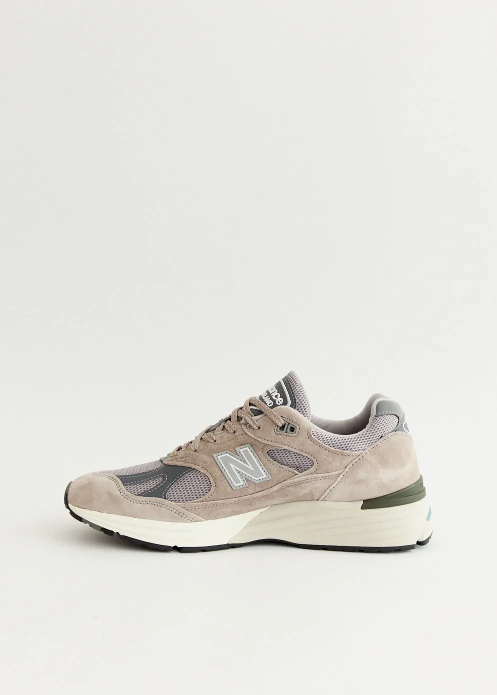 MADE in UK 991v2 'Dove' Sneakers Exclusive Look Versatile Style