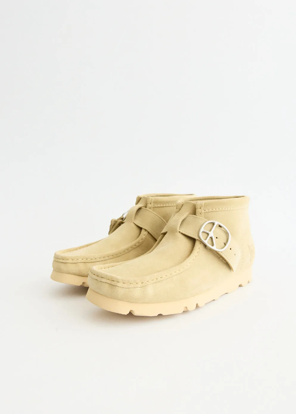 Skiing football - style x Needles Walla Strap Boots