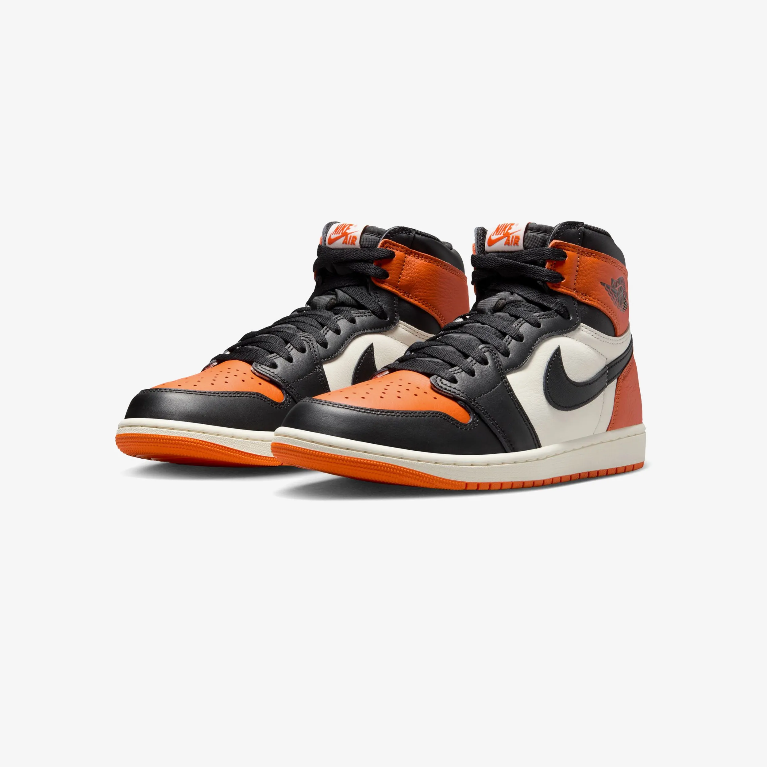 Air Jordan 1 Retro High OG Bold flair