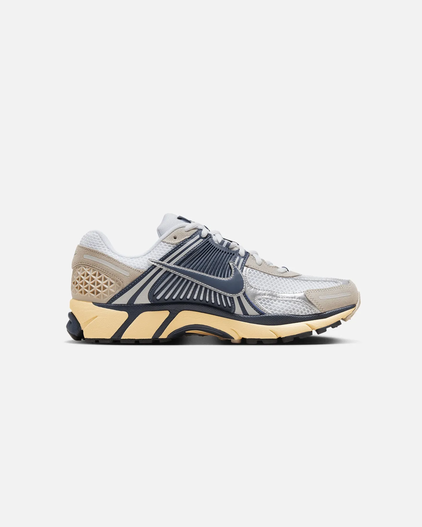 Queen Fit Nike Zoom Vomero 5 White/Thunder Blue