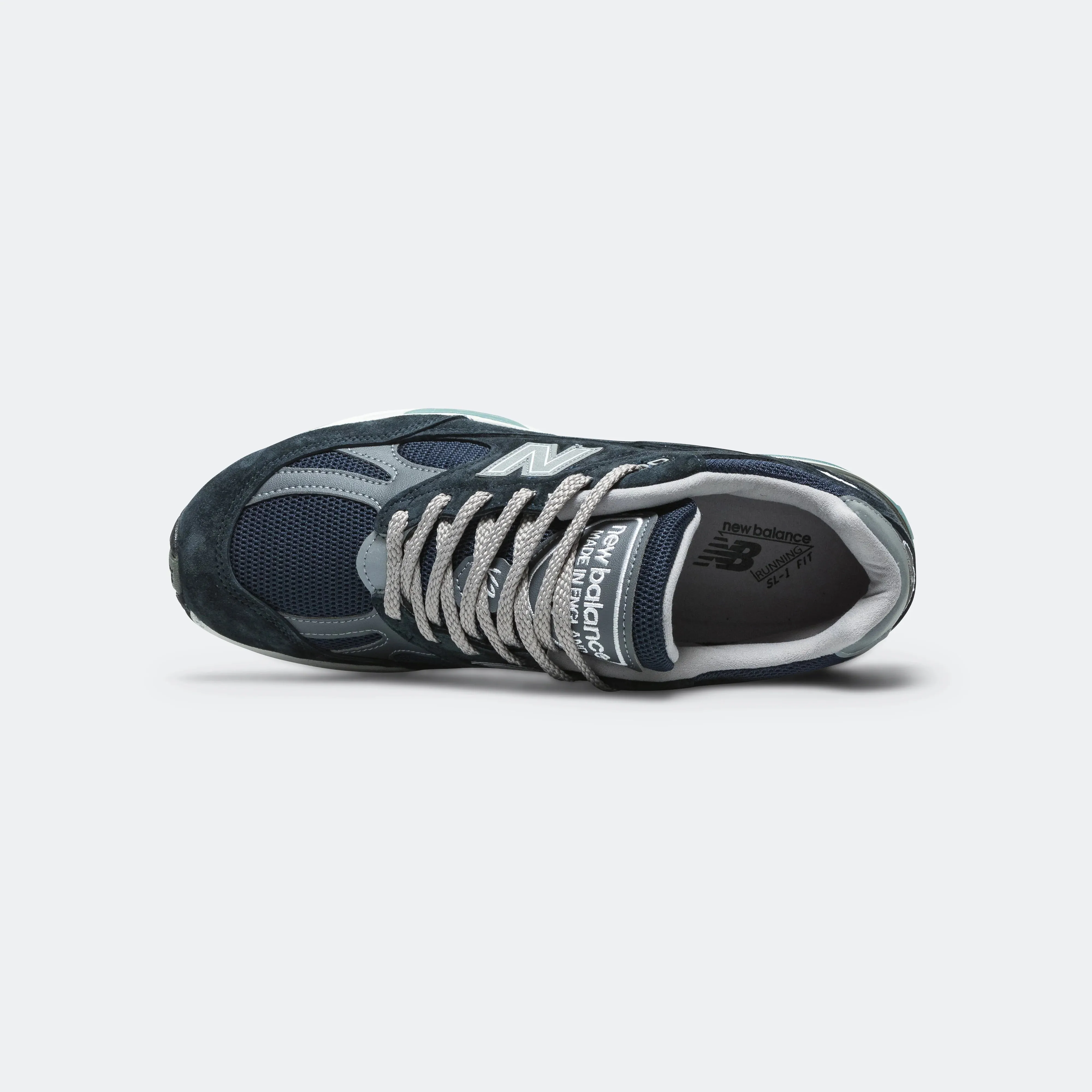 U991NV2 Modern Silhouette Padded look