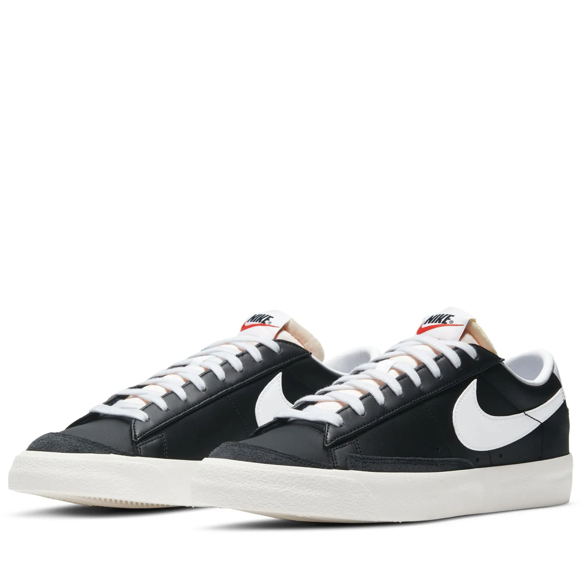 Nike Blazer Low '77 - Black/White Lightweight Fit Stretch Fabric