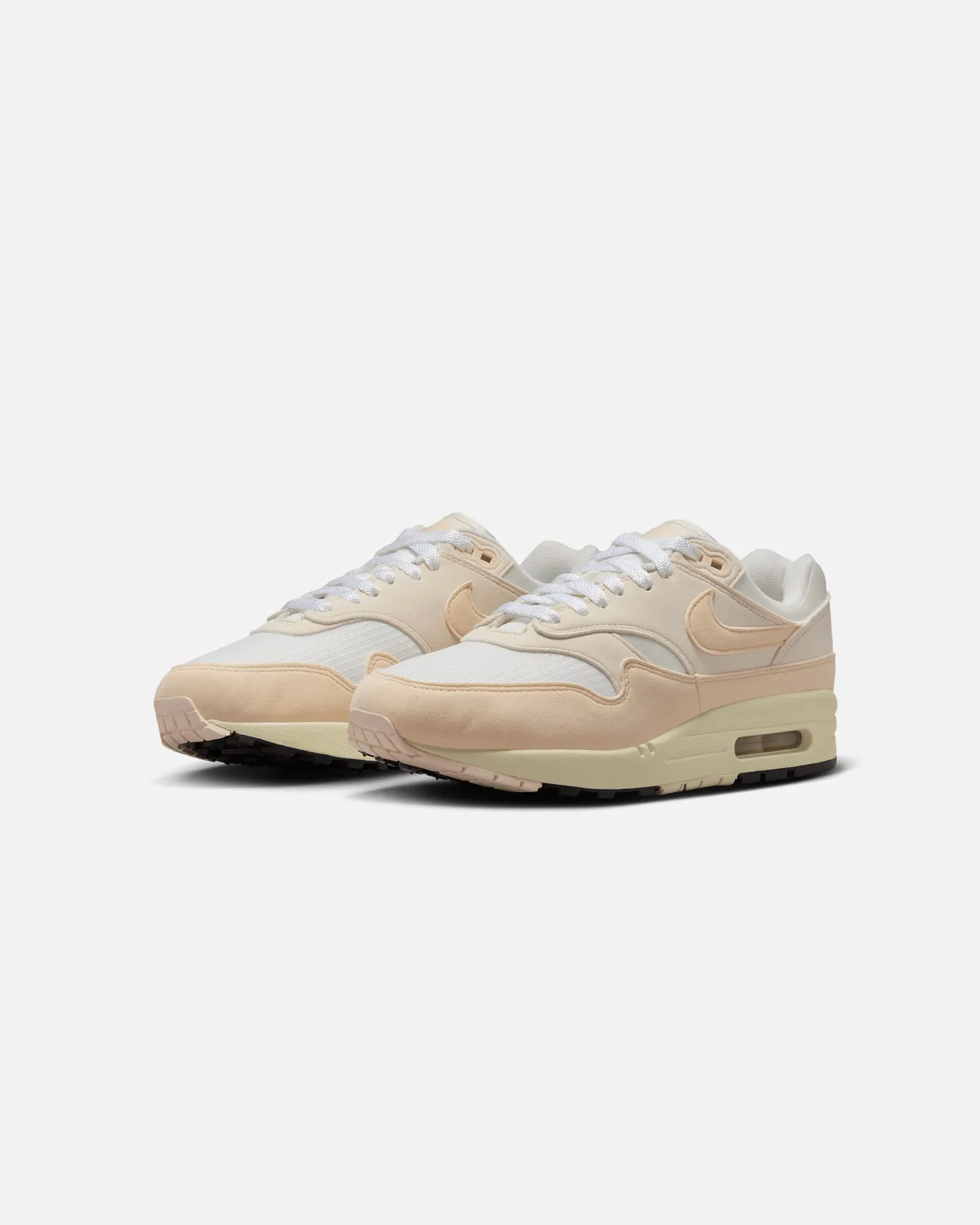 Nike Women's Air Max 1 Sail/Guava Ice gym - goer