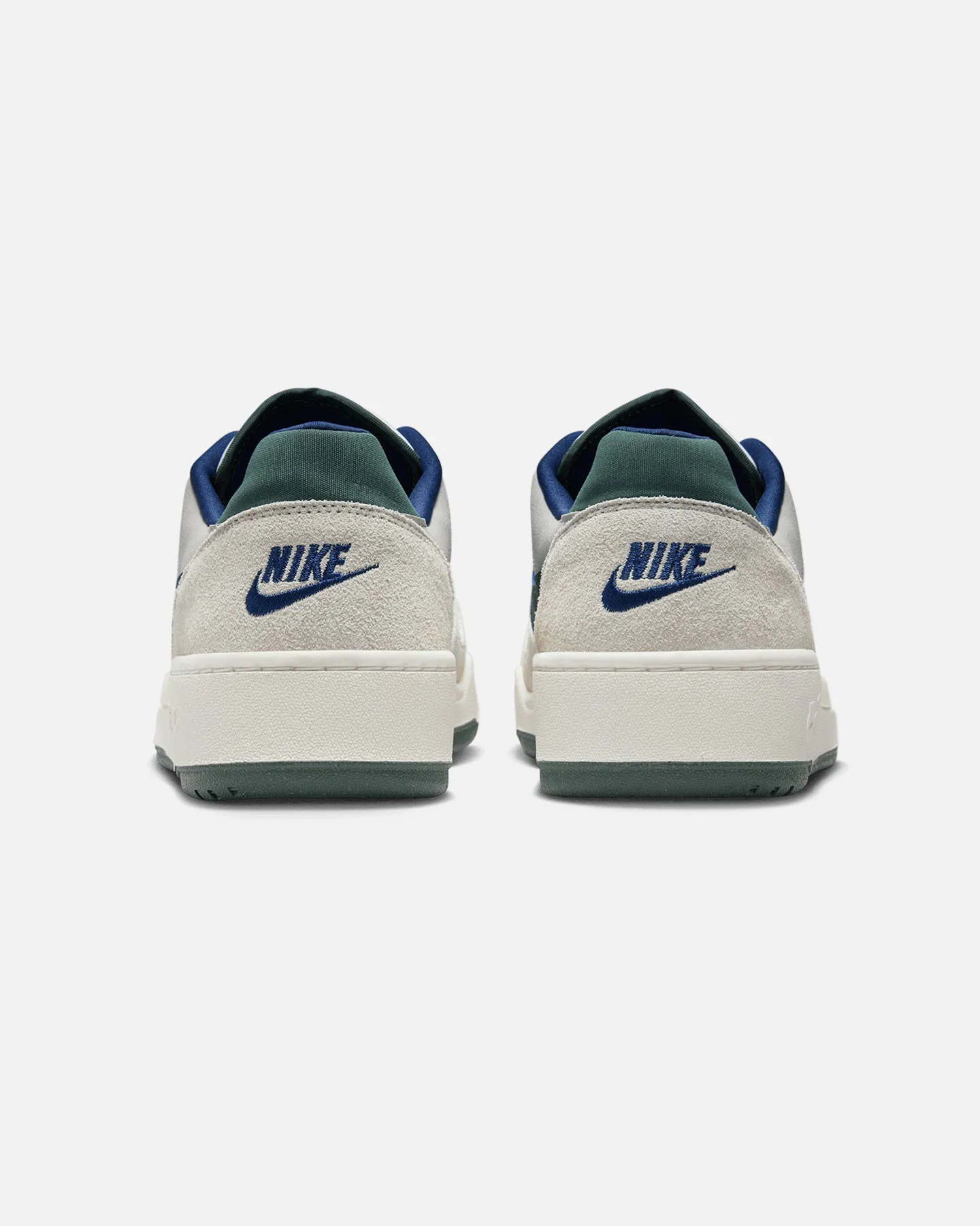 mud proof Nike Full Force Low White/Midnight