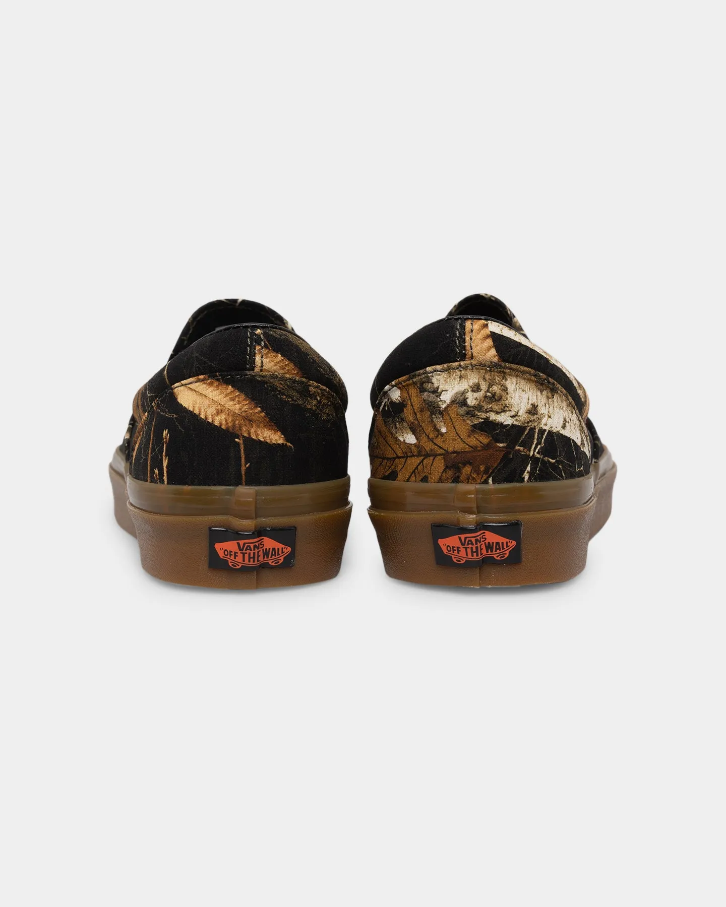 slow walk Sun Glow Vans Classic Slip-On 98 DX Realtree Olive/Gum
