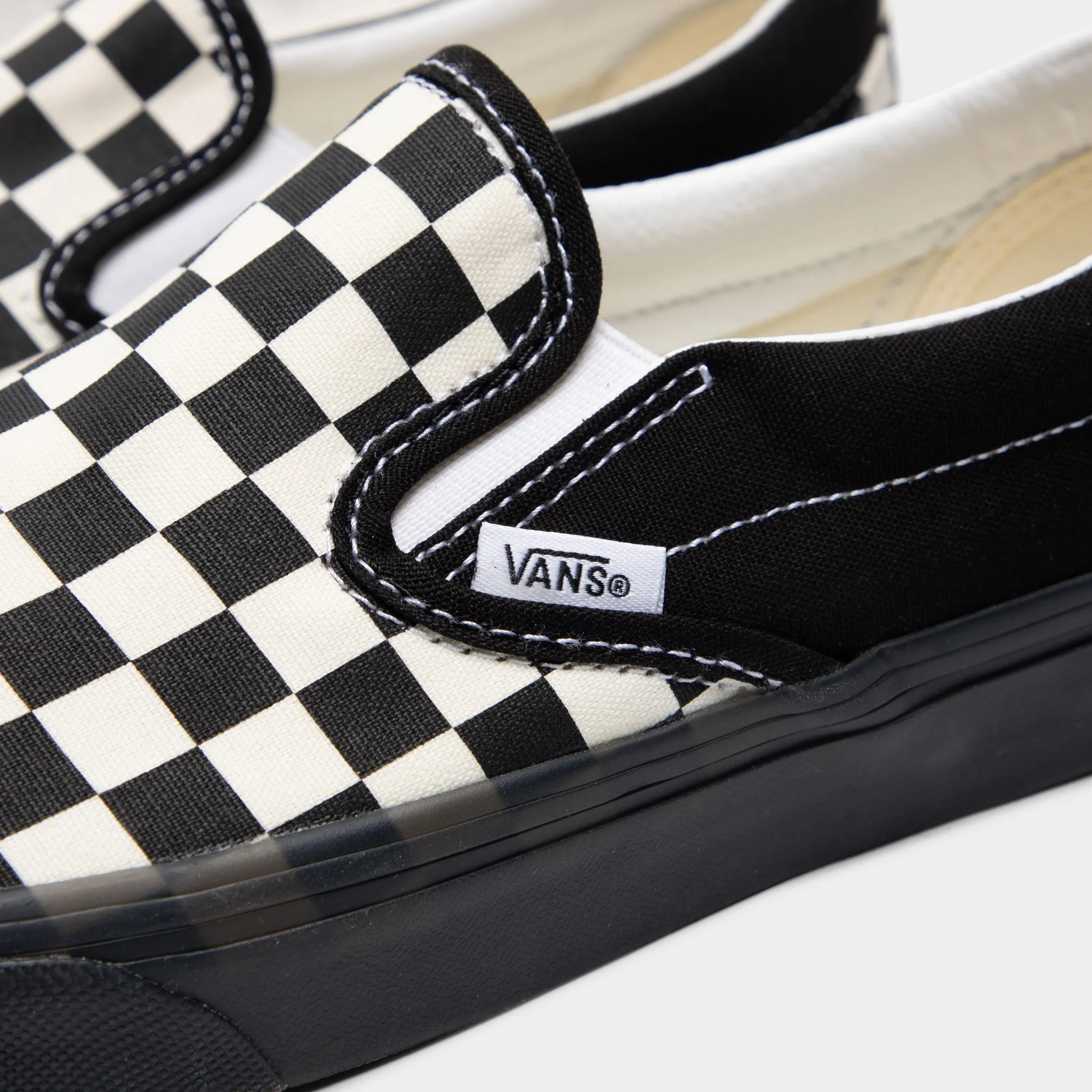 Craftsmanship Vans Classic Slip-On White / Black