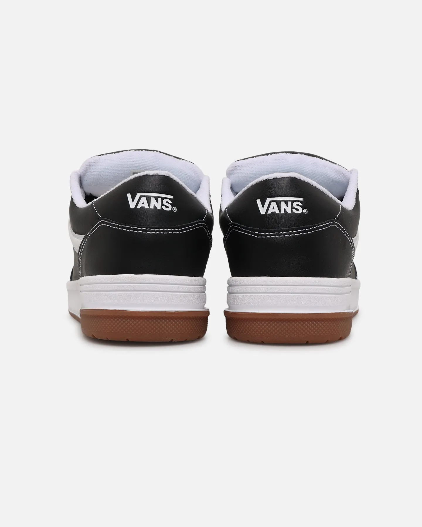 Travel Must Vans Hylane Black/White/Gum