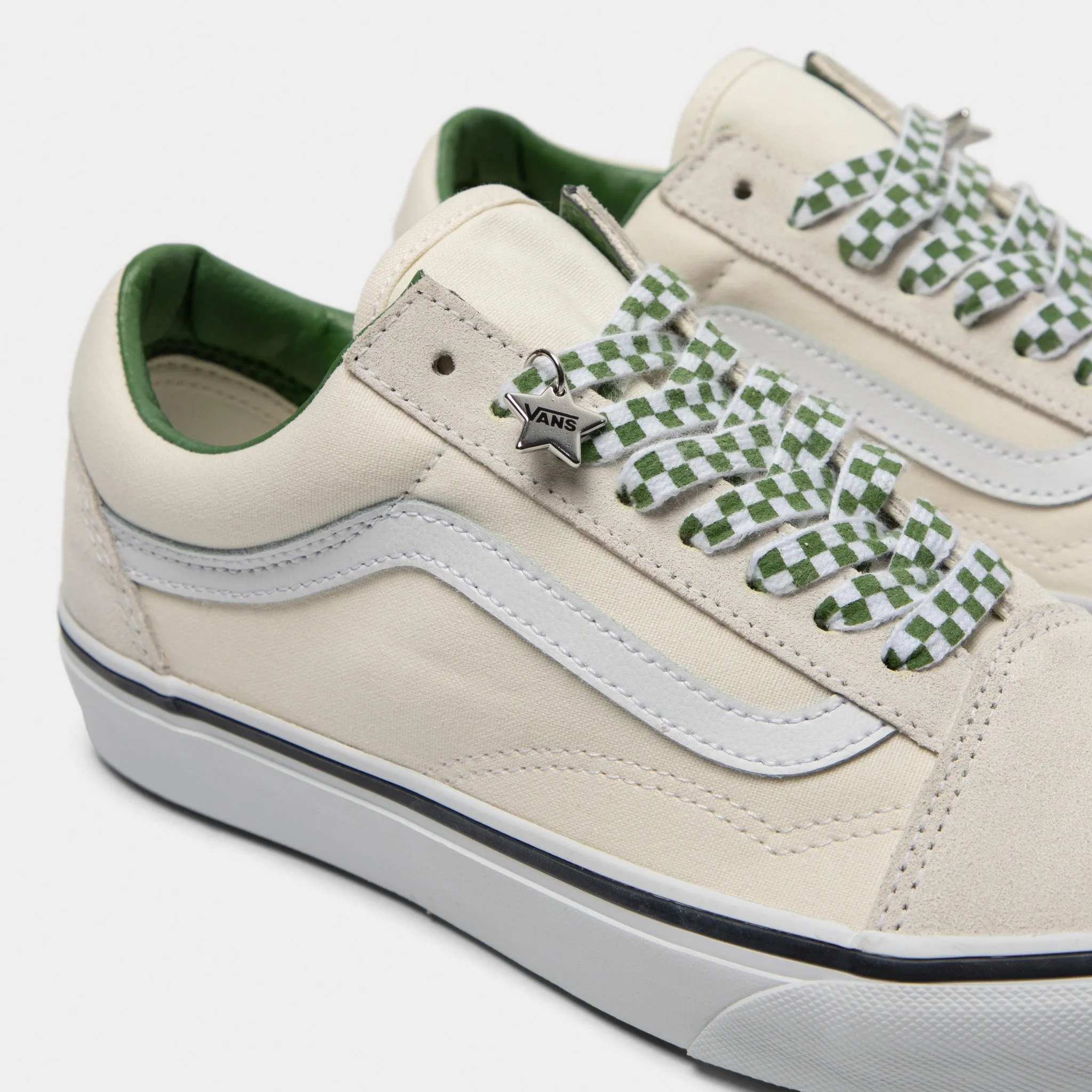 Care Ease Vans Old Skool Marshmallow / Green Charms