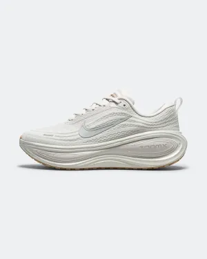 Vomero Plus Speckle - Vast Grey/Wolf Grey-Off White-Hemp Active Motion Fast Motion
