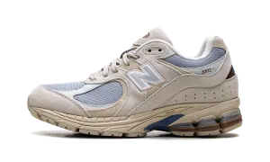 Daily Routine running in an iconic bridge area shoes 2002R "Sandstone"