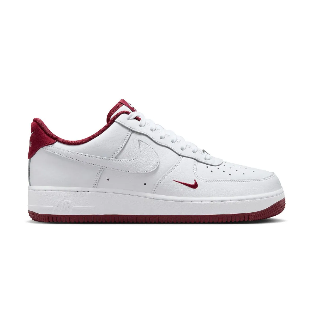 Signature Style Air Force 1'07 LV8 'White Team Red'