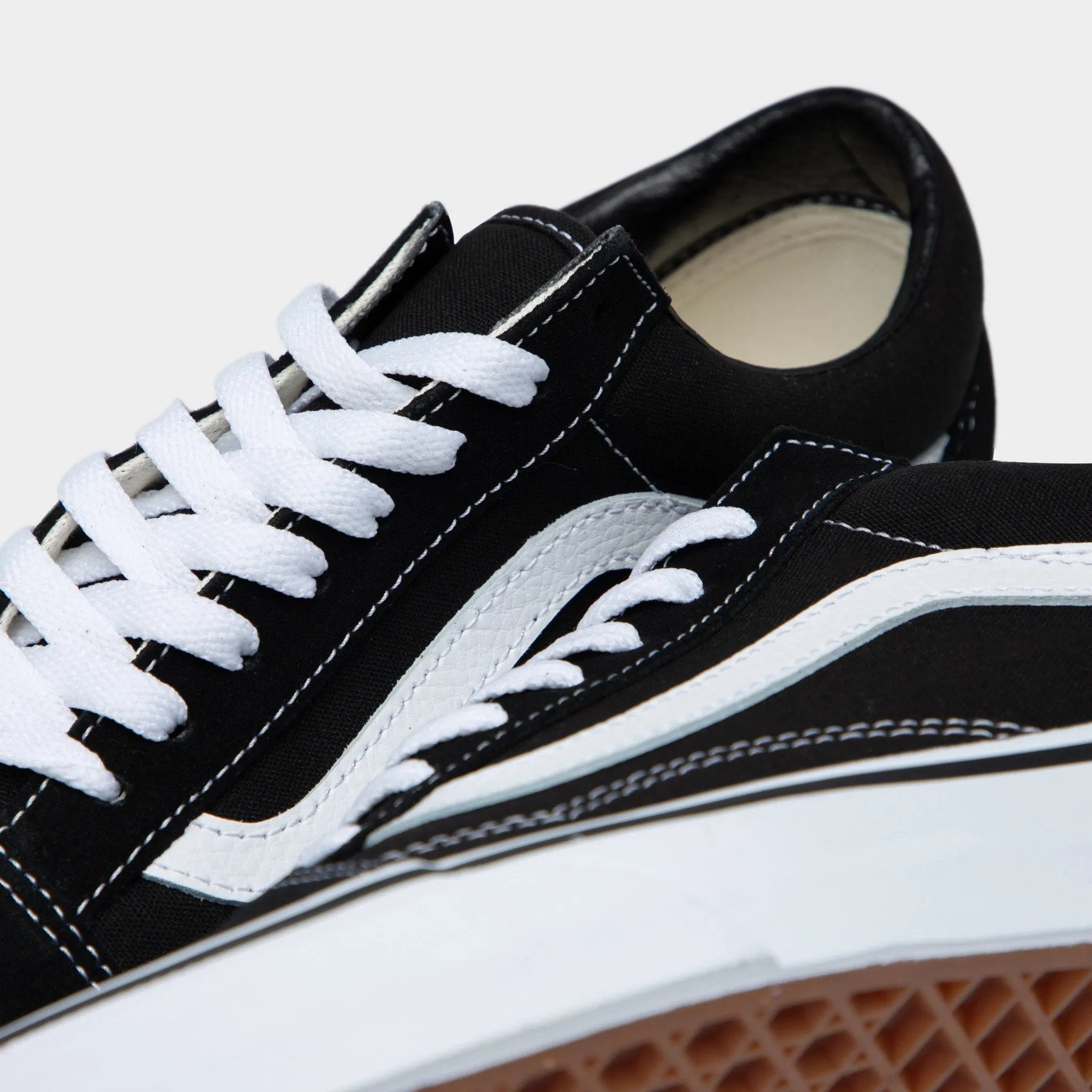 School Day Morning Walk Vans Old Skool Black / White