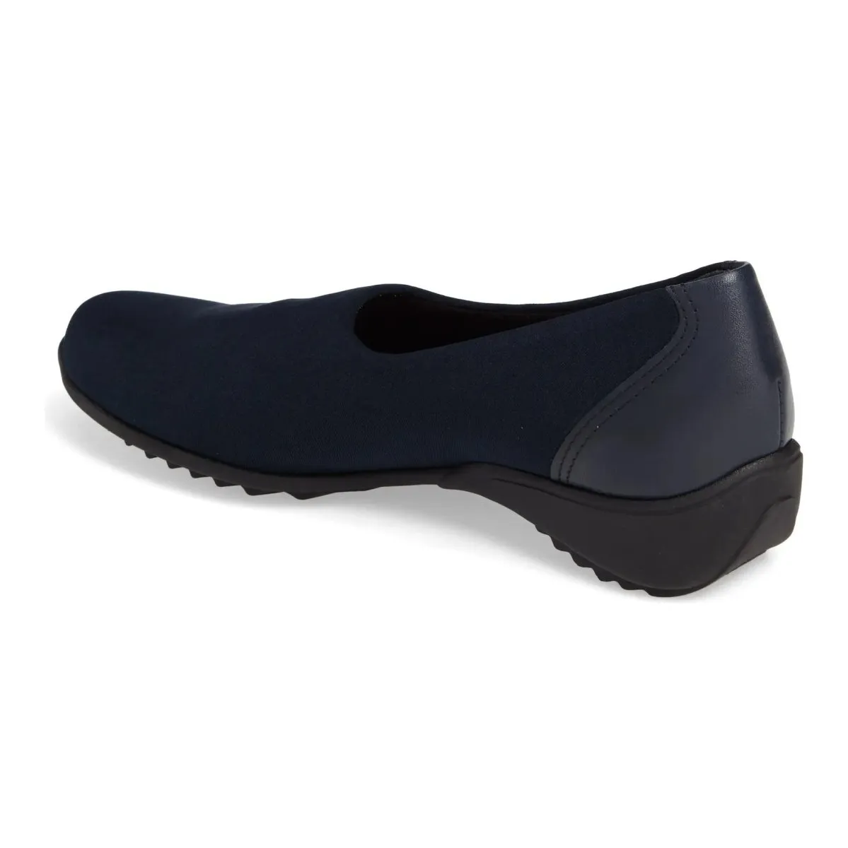 Munro Women's Traveler Black Fabric Custom Work