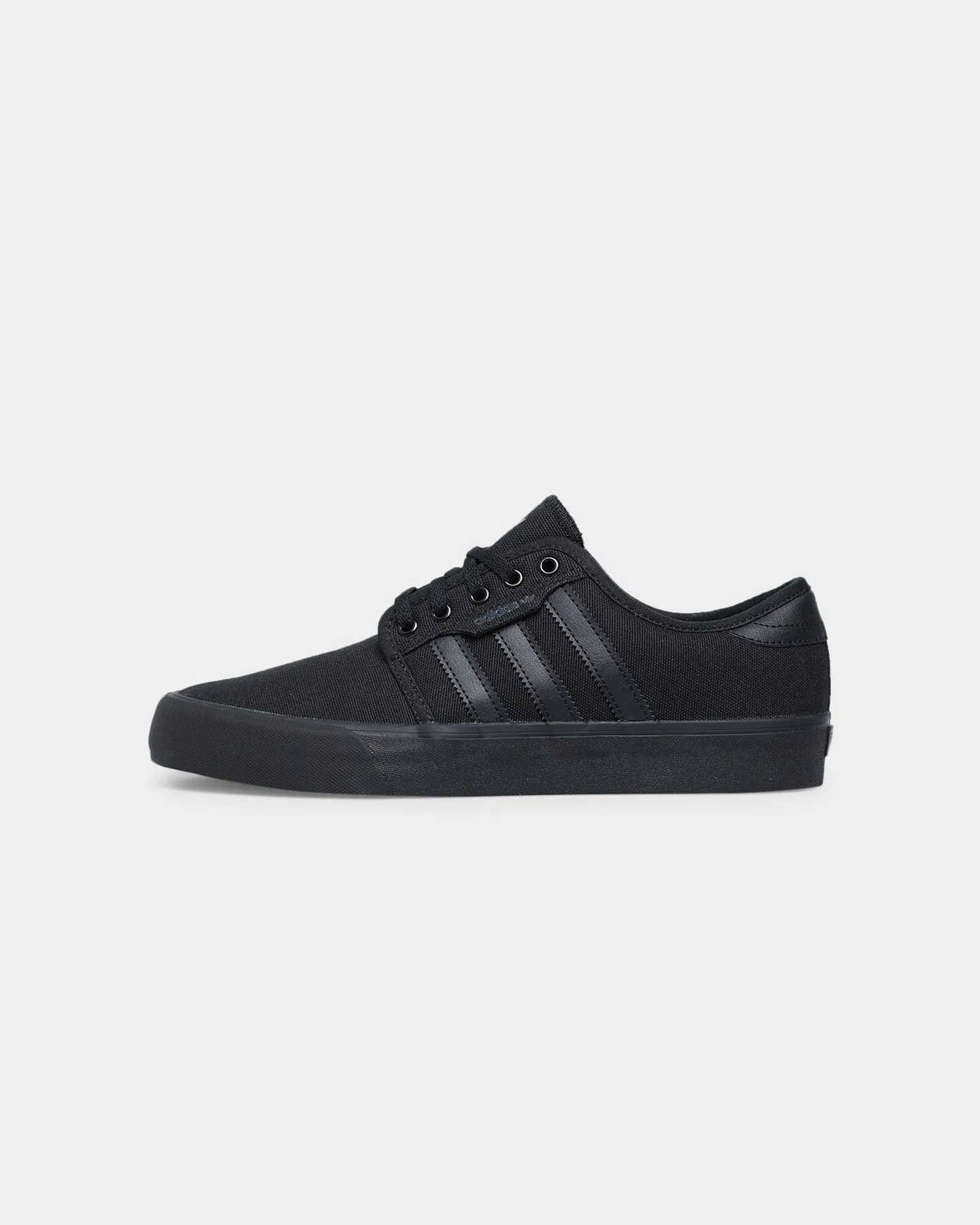 Comfort support Urban Style Adidas Seeley XT Core Black/Core Black/Core Black