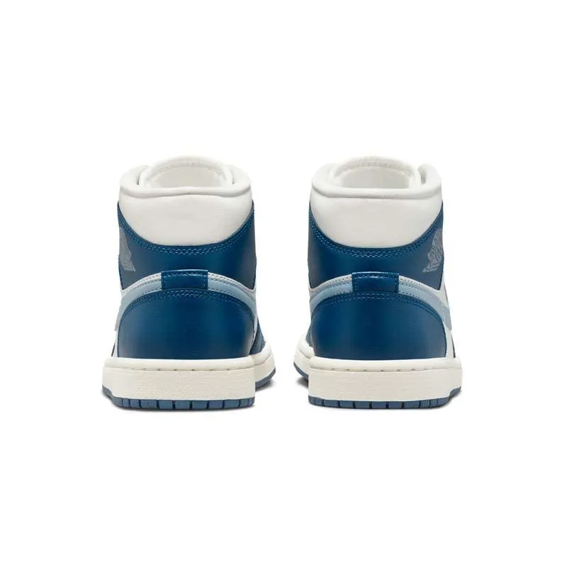Wmns Air Jordan 1 Mid 'French Blue' closure - type Padded chic