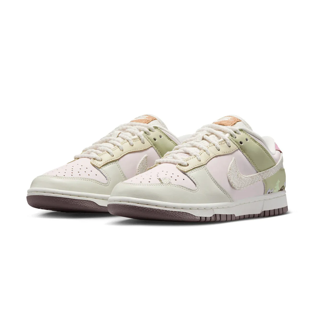 dancers' flexibility simple design Wmns Dunk Low LX 'Mushroom'