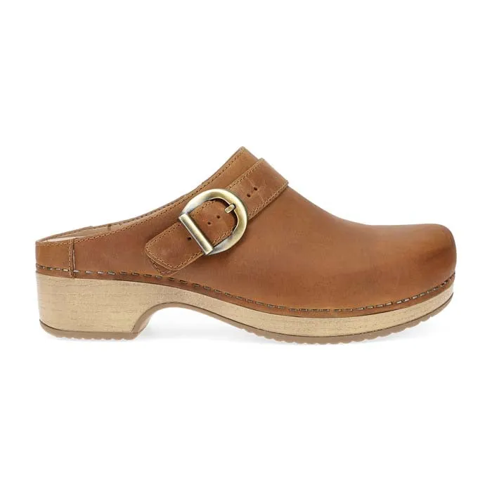 Womens Dansko Baylor in Tan Modern Silhouette Current Step