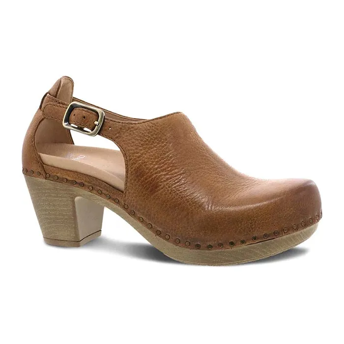Fast Walk Womens Dansko Sassy in Tan