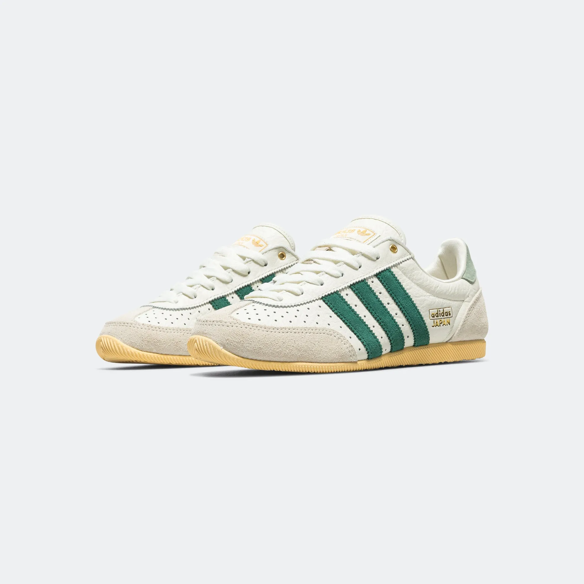 Womens Japan - Off White/Core Green-Orange Tint Effortless Ease Weekend Fit