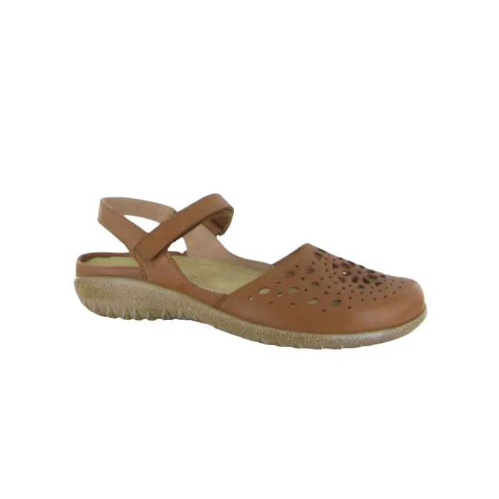 Dry Steps Textured Surface Womens Naot Arataki in Caramel