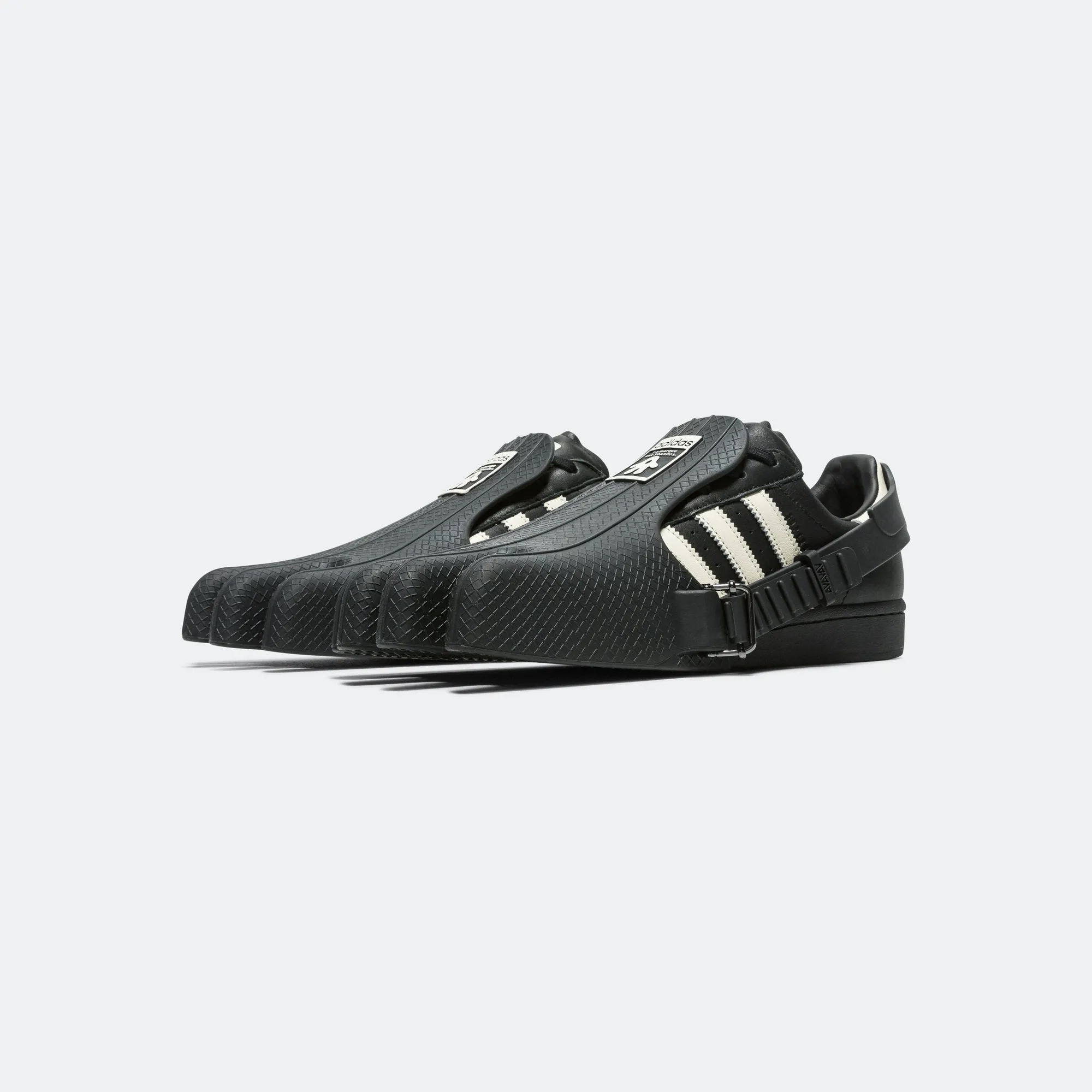 Womens Superfinger Superstar - Core Black/Crew White Basic Neutral Durable Double Stitching