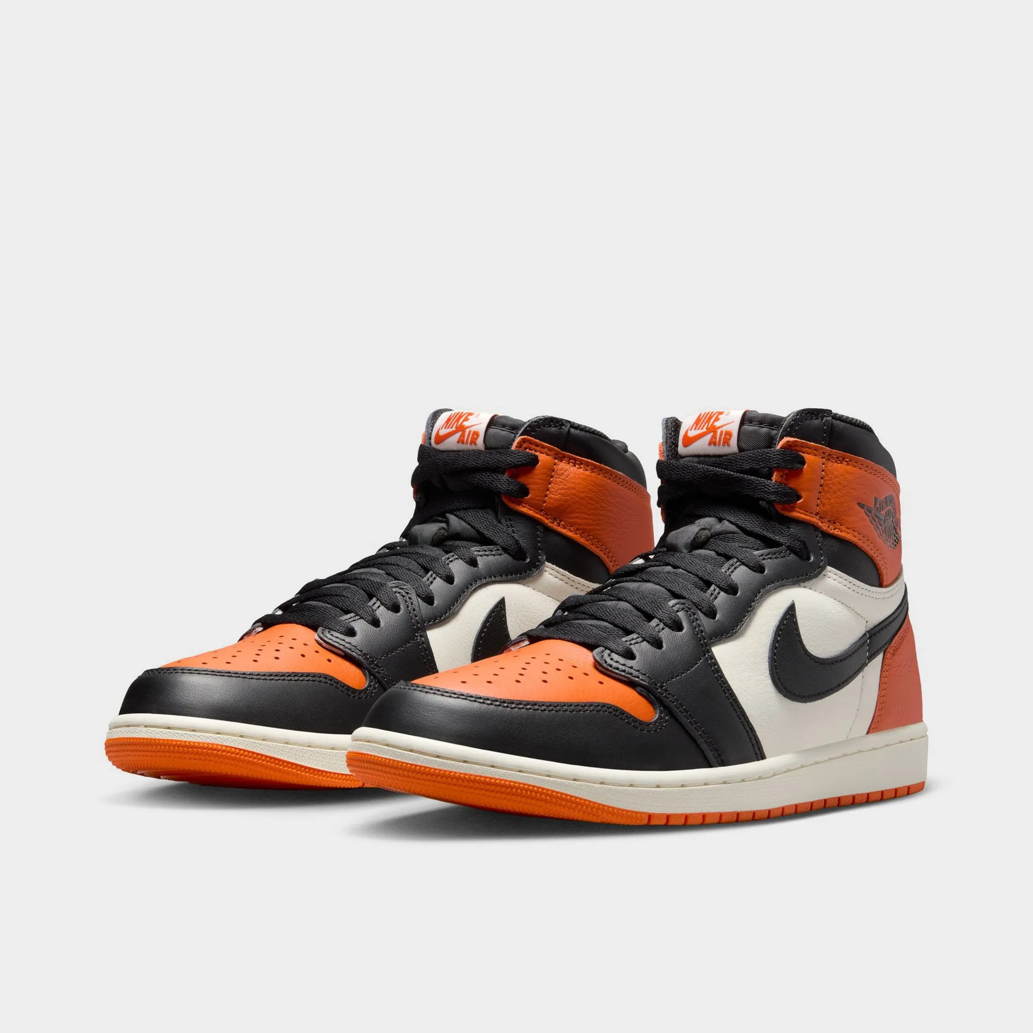 Jordan 1 Retro High OG Black / Sail - Starfish Club Hike Fast Entry