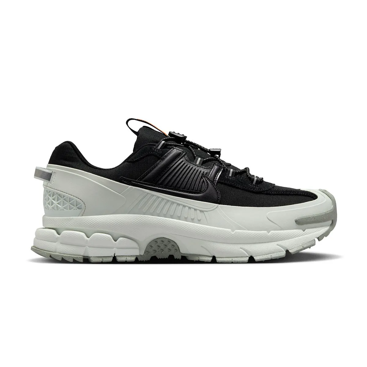 Casual Zoom Vomero Roam 'Black Light Silver'